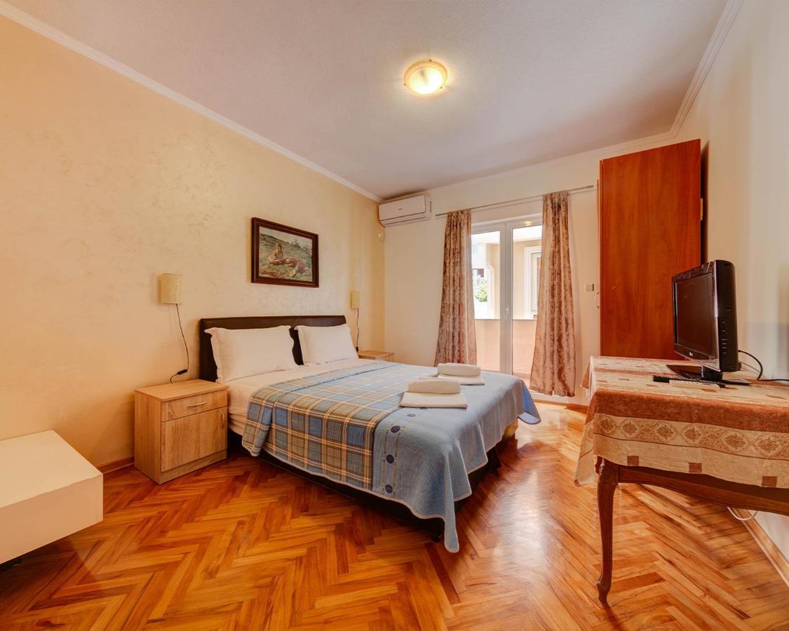Disney Apartments Budua Esterno foto