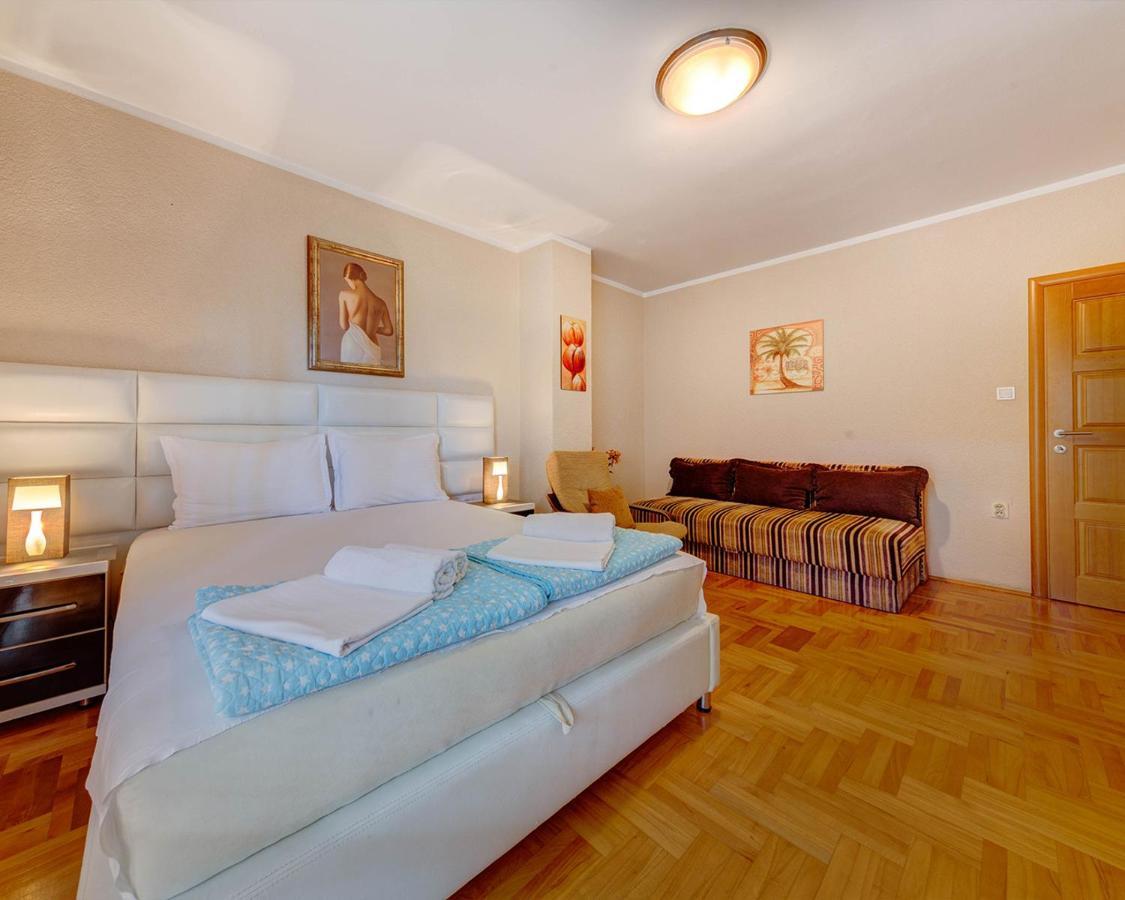 Disney Apartments Budua Esterno foto