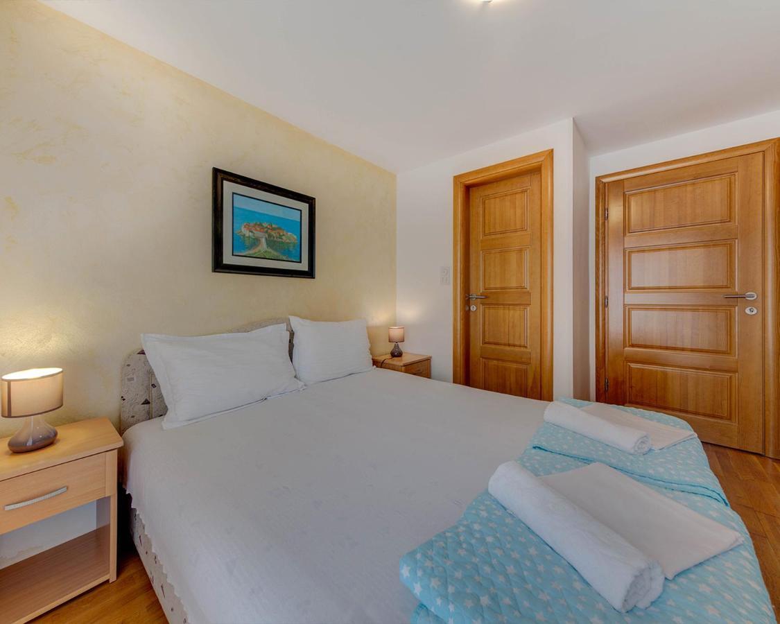 Disney Apartments Budua Esterno foto