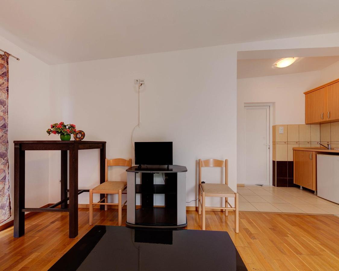 Disney Apartments Budua Esterno foto