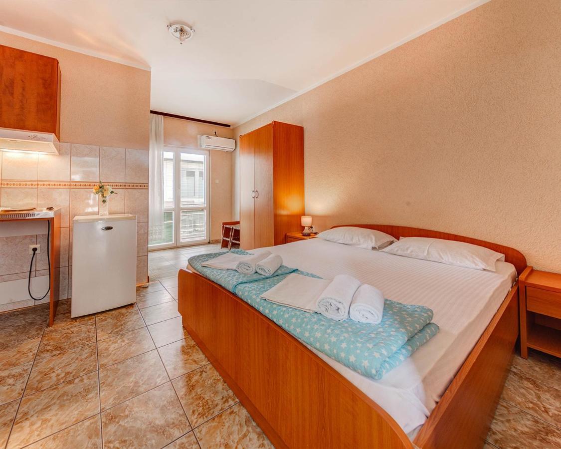 Disney Apartments Budua Esterno foto