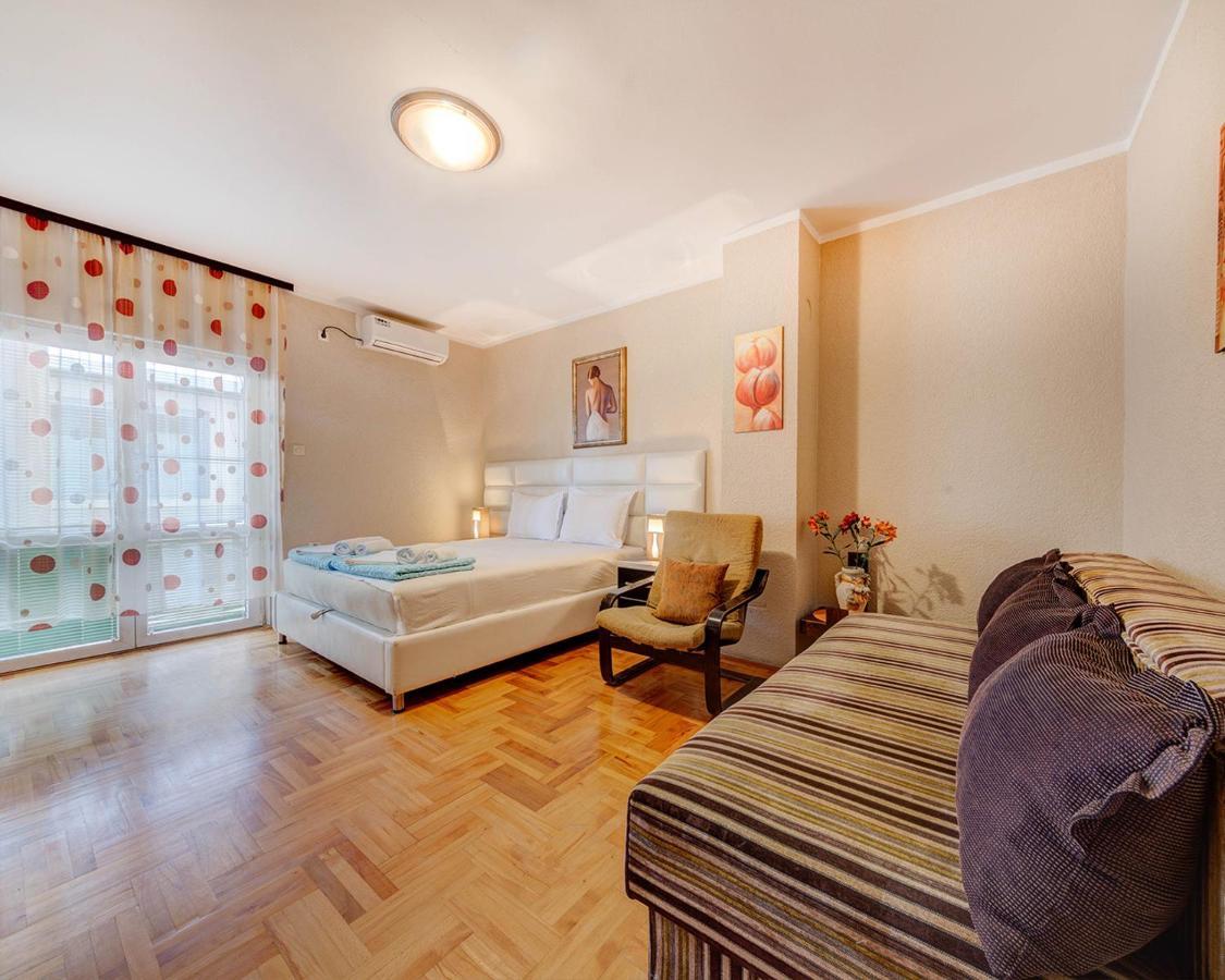 Disney Apartments Budua Esterno foto